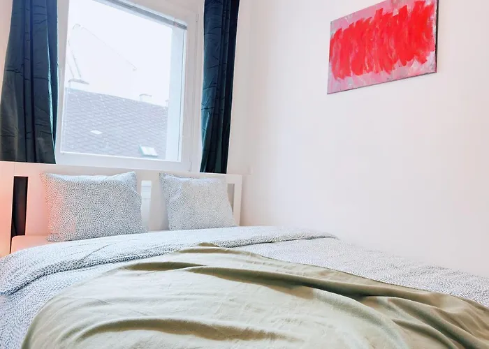 Charming Three Bedrooms Near Station Appartement Vienne